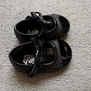 The children’s place mary jane baby girl shoes size 0-3 Months